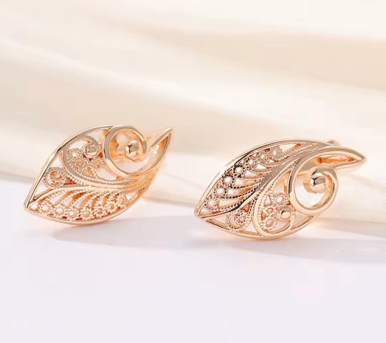 Elegant Hand-Carved Hollow Leaf Shaped Gold Plated Dangle Earrings for Women