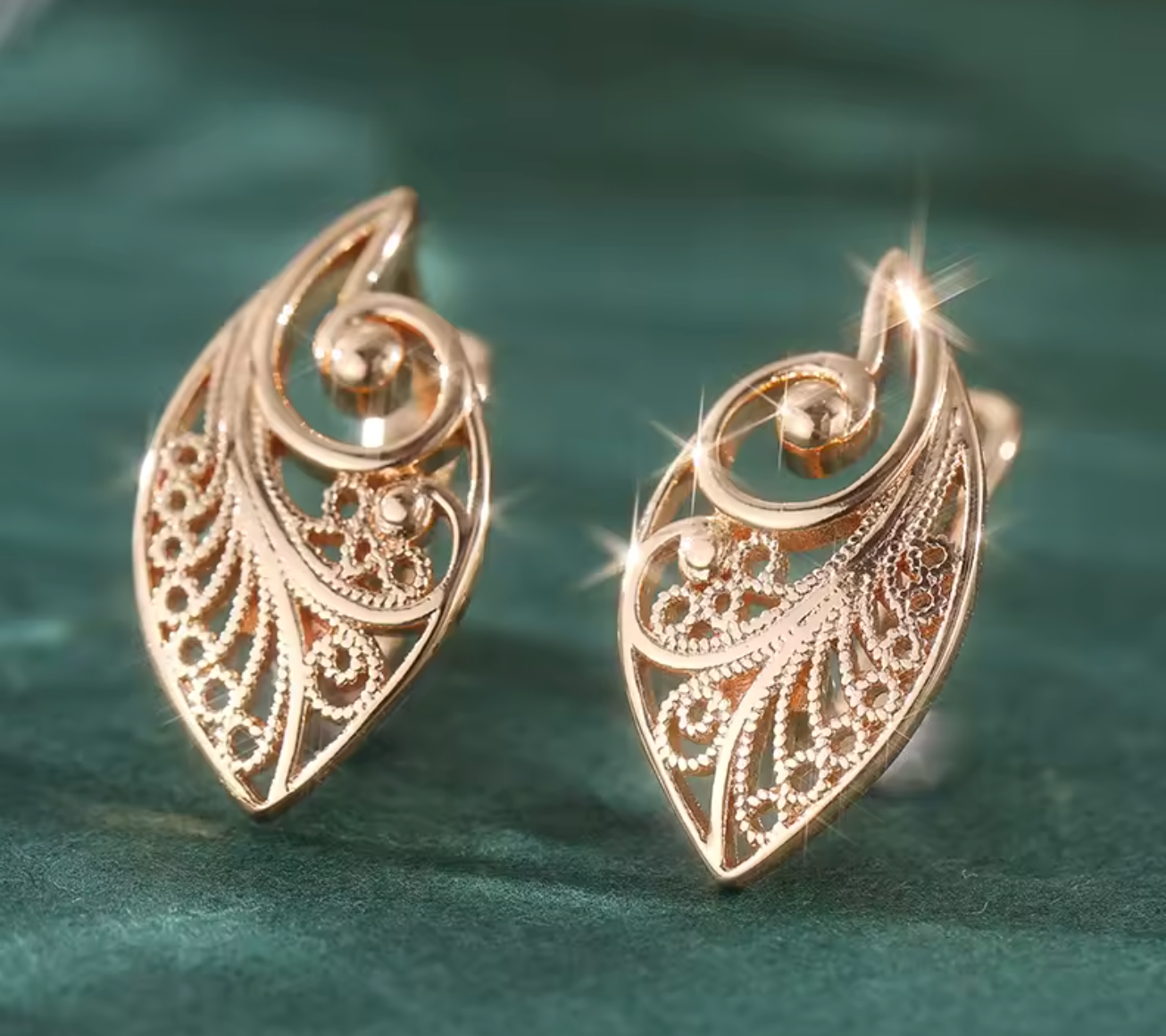 Elegant Hand-Carved Hollow Leaf Shaped Gold Plated Dangle Earrings for Women