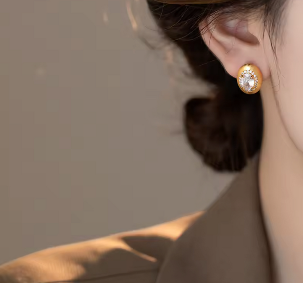 Mid Ancient Style Metal Brushed Oval Stud Earrings with Rhinestone Inlay